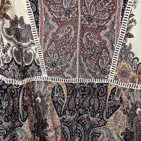 Luukse Boho Paisley Print Ruffle Hem Top - Size Medium - Picture 3 of 6